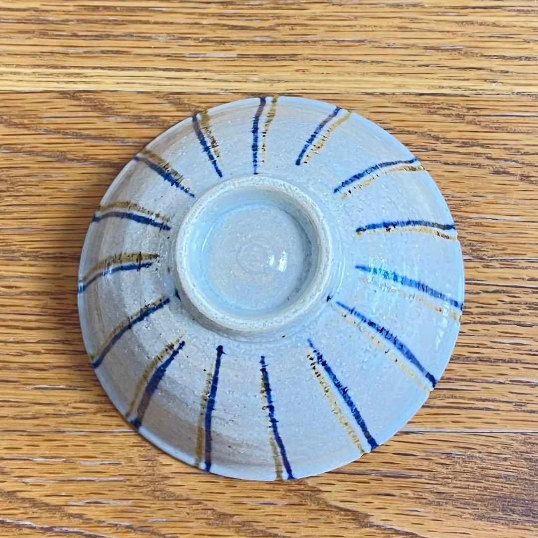 杉本寿樹さん作　灰釉　ご飯茶碗柄違い　２客