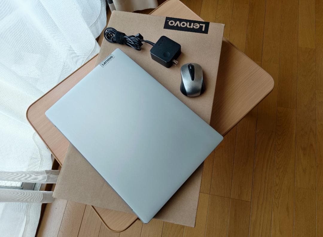 Lenovo Ideapadノートパソコン グレー