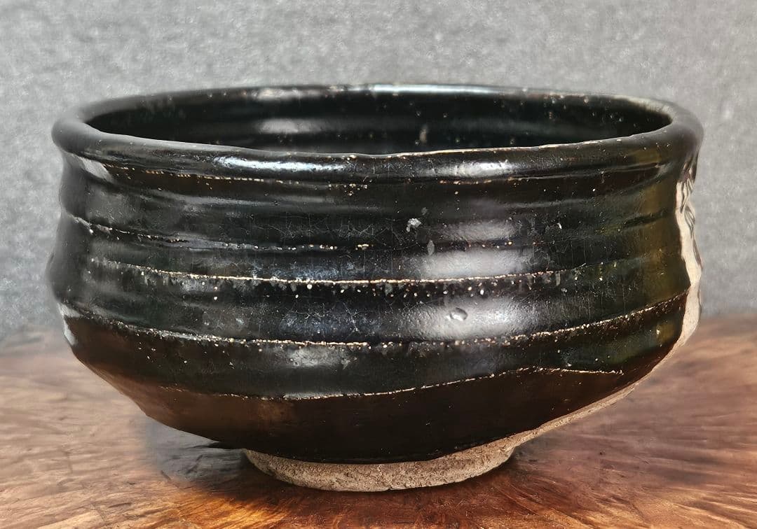 【名品❗】 江戸時代前期　黒織部　鉄絵　藤の花図 茶碗　抹茶茶碗　時代箱　仕服付