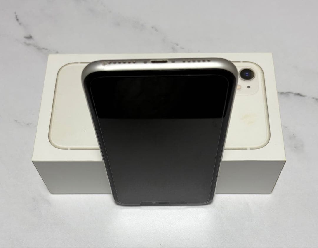 iPhone 11 128GB ホワイト SIMフリー 本体 箱あり