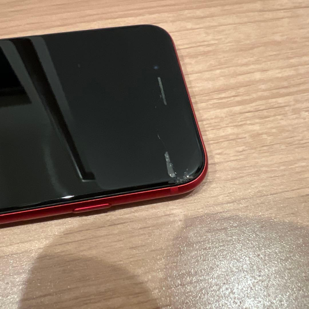 15 Apple iPhone SE（第2世代）PRODUCT RED