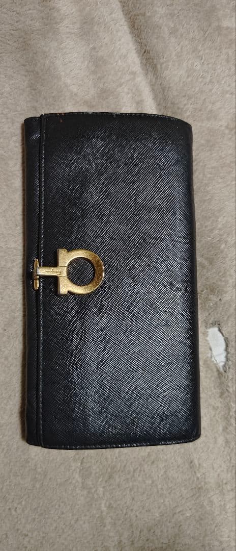Ferragamo ガンチーニ 長財布