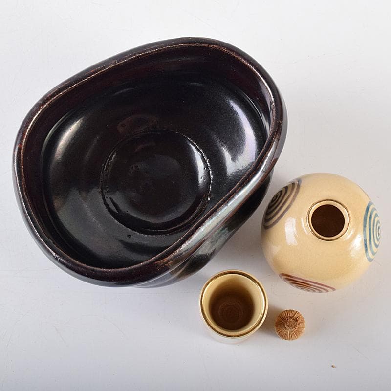 面朱利休形茶箱　黒沓茶碗　松楽造　飴釉　兎香合など　九点一式　V　R8662
