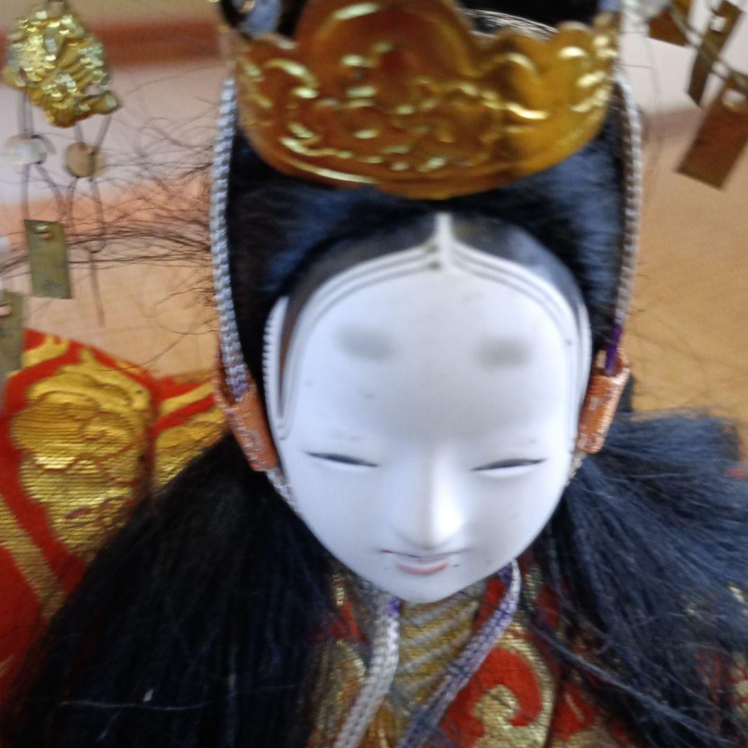 市松人形 羽衣　金色と赤色の模様
