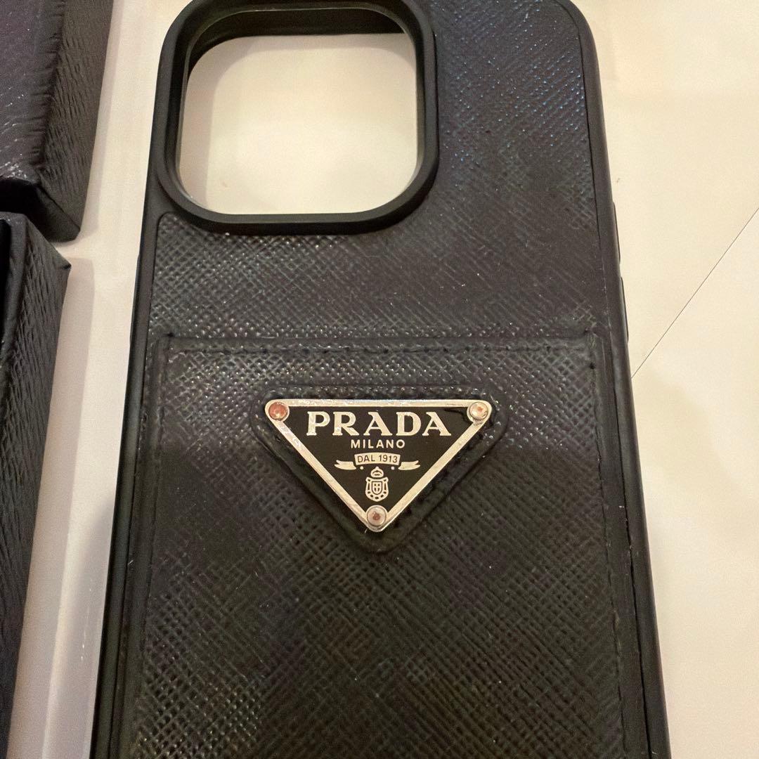 《PRADA》プラダ カードポケット付き iPhone14Proケース ブラック