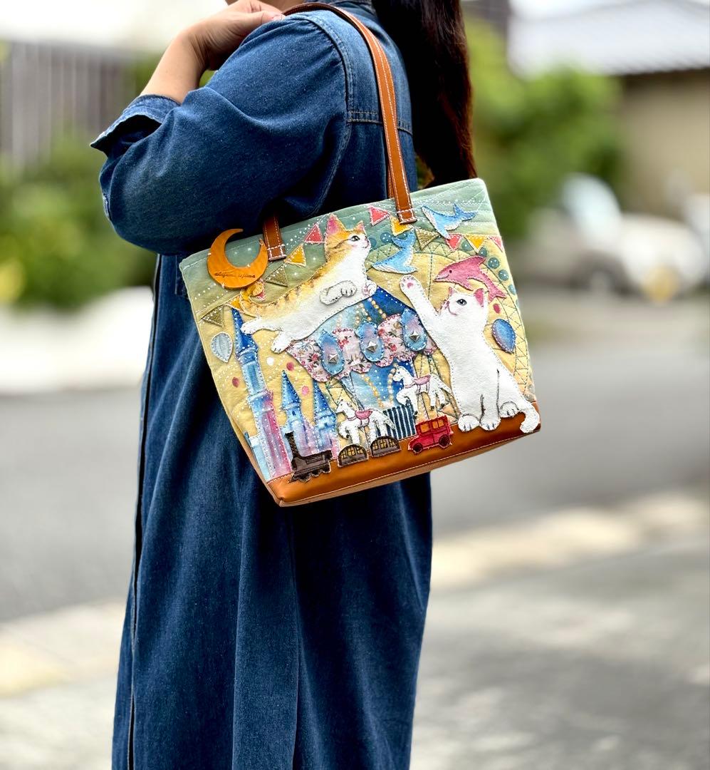 (手づくり)\"ハッピーライクなシロと茶トラ\"ねこと遊園地のトートバッグ刺繍