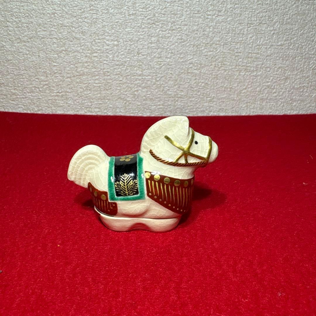 未使用　通次阿山作　色絵香合　午　馬　陶器