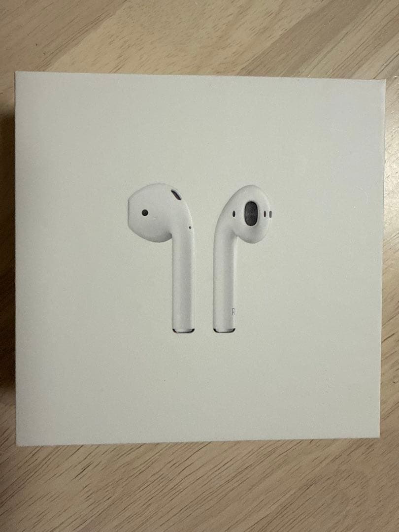 Apple AirPods　両耳イヤホン+充電ケース（第2世代）MV7N2J/A
