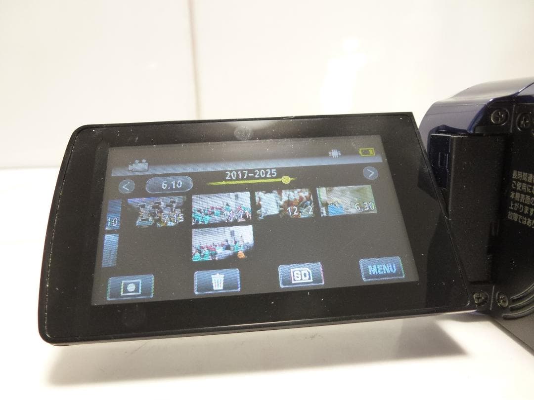 大人気動作品　ビクター　JVC Everio GZ-HM670 ビデオカメラ